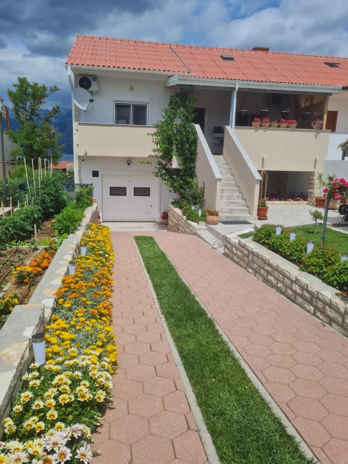 Apartman "Flower Garden" Ražanac 외부 사진